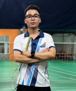Aó cầu lông nam đằng trước mẫu 1 thực tế