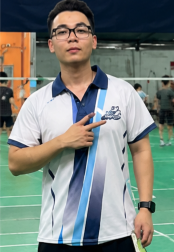 Aó cầu lông nam đằng trước mẫu 1 thực tế 2